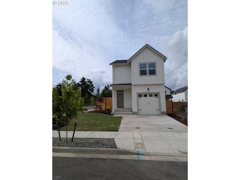 841 Chestnut WAY, Silverton, OR 97381