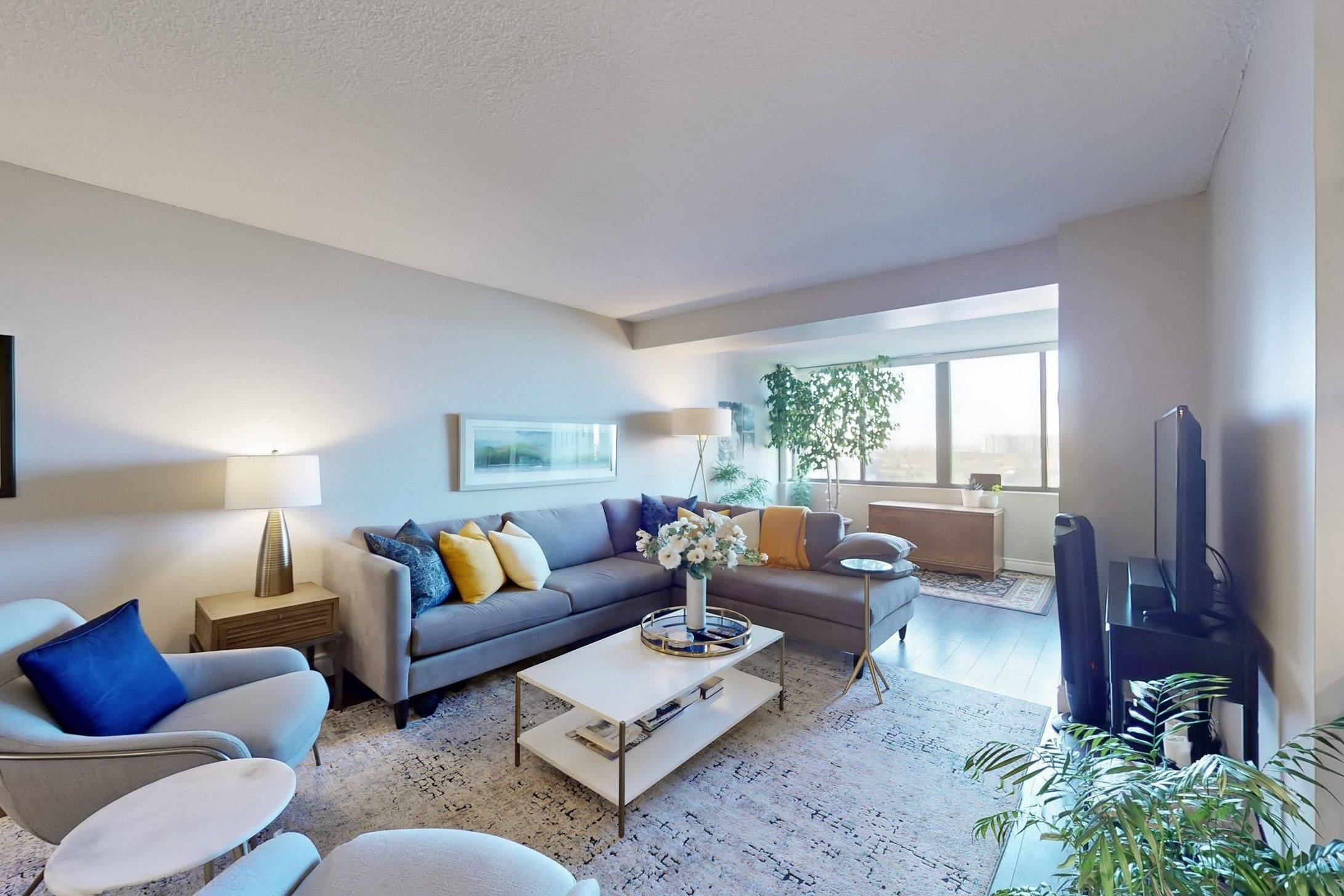 Toronto E05, ON M1W 3E6,2350 Bridletowne CIR #1102