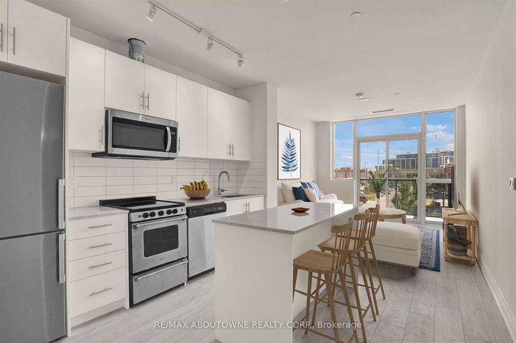 Oakville, ON L6M 4M2,509 Dundas ST W #219