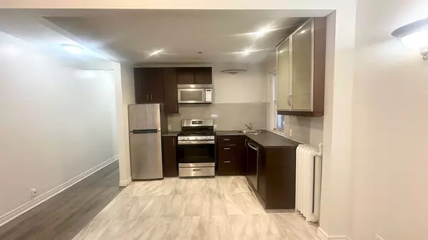 Toronto E02, ON M4E 2R4,98 Leuty AVE #A4