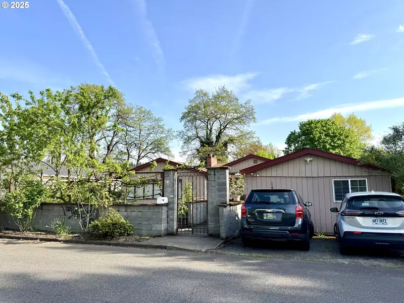 8110 NE WYGANT ST, Portland, OR 97218