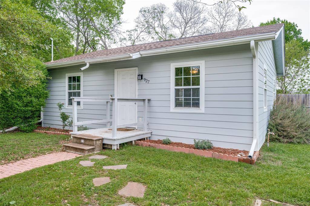 927 E Prairie Street,  Denton,  TX 76205