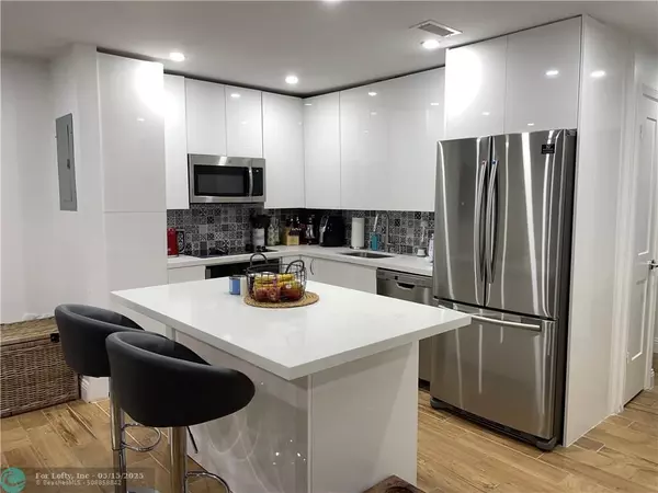 6389 E Bay Club Dr #2, Fort Lauderdale, FL 33308