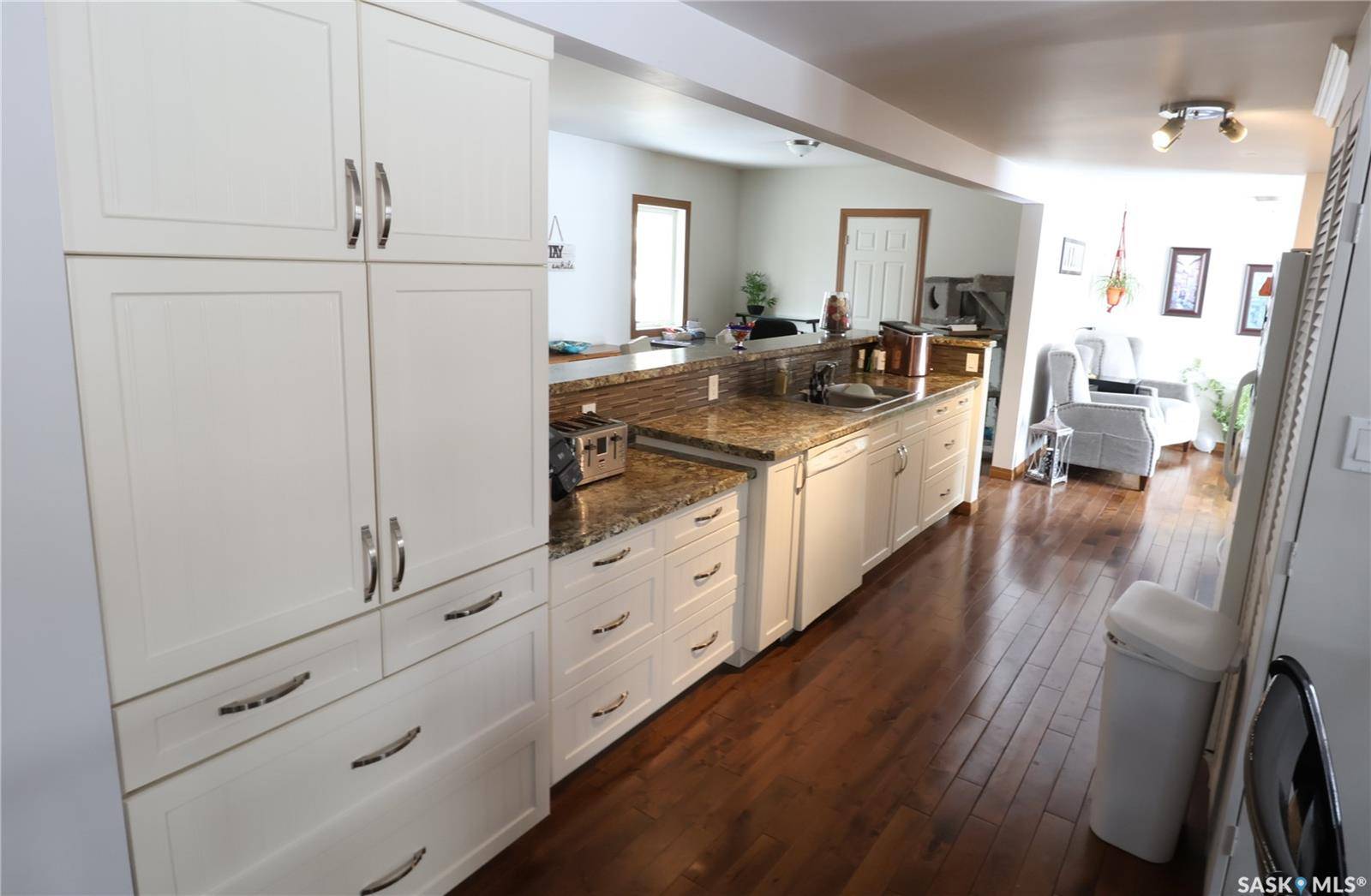 Lumsden, SK S0G 3C0,5 Hillside Trailer COURT