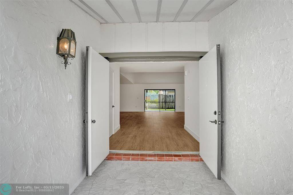 Tamarac, FL 33321,8230 Cassia Ter