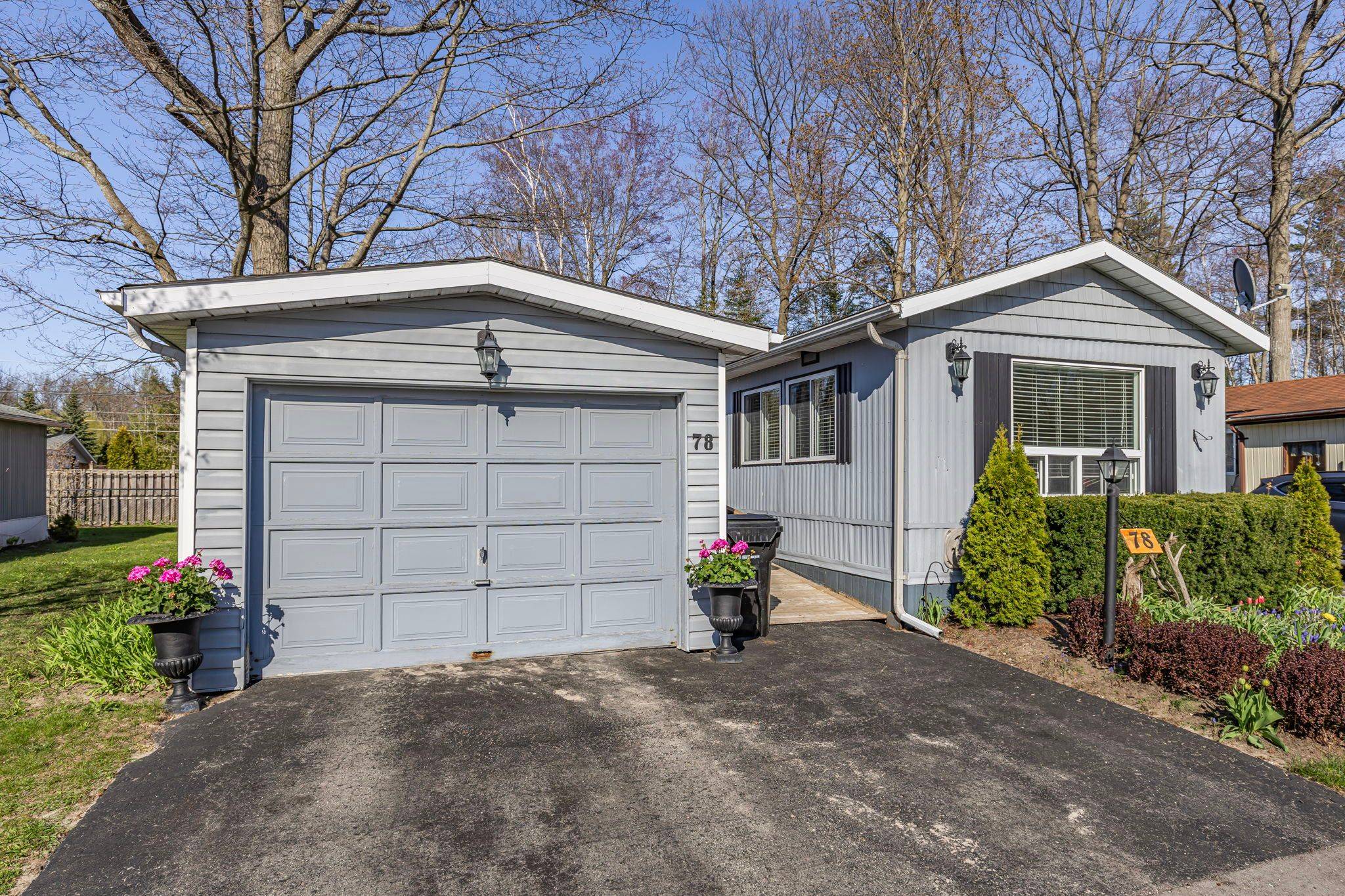 Wasaga Beach, ON L9Z 1K8,78 Georgian Glen DR