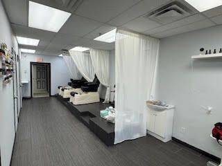 Toronto W02, ON M6S 3Y2,16 Jane ST #A