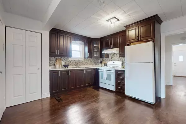 Toronto W10, ON M9W 2M4,14 Byng AVE