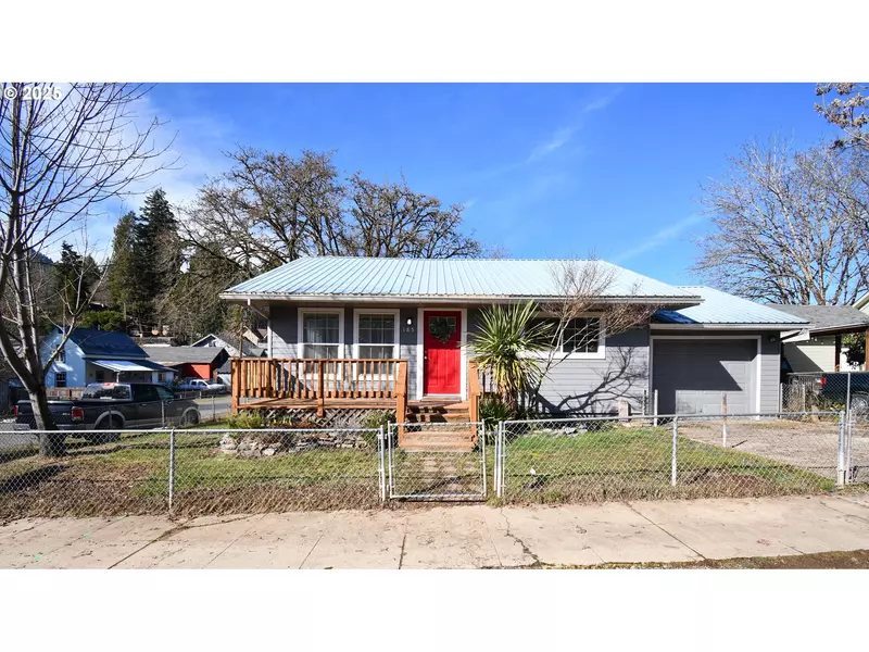 185 SECOND ST, Glendale, OR 97442