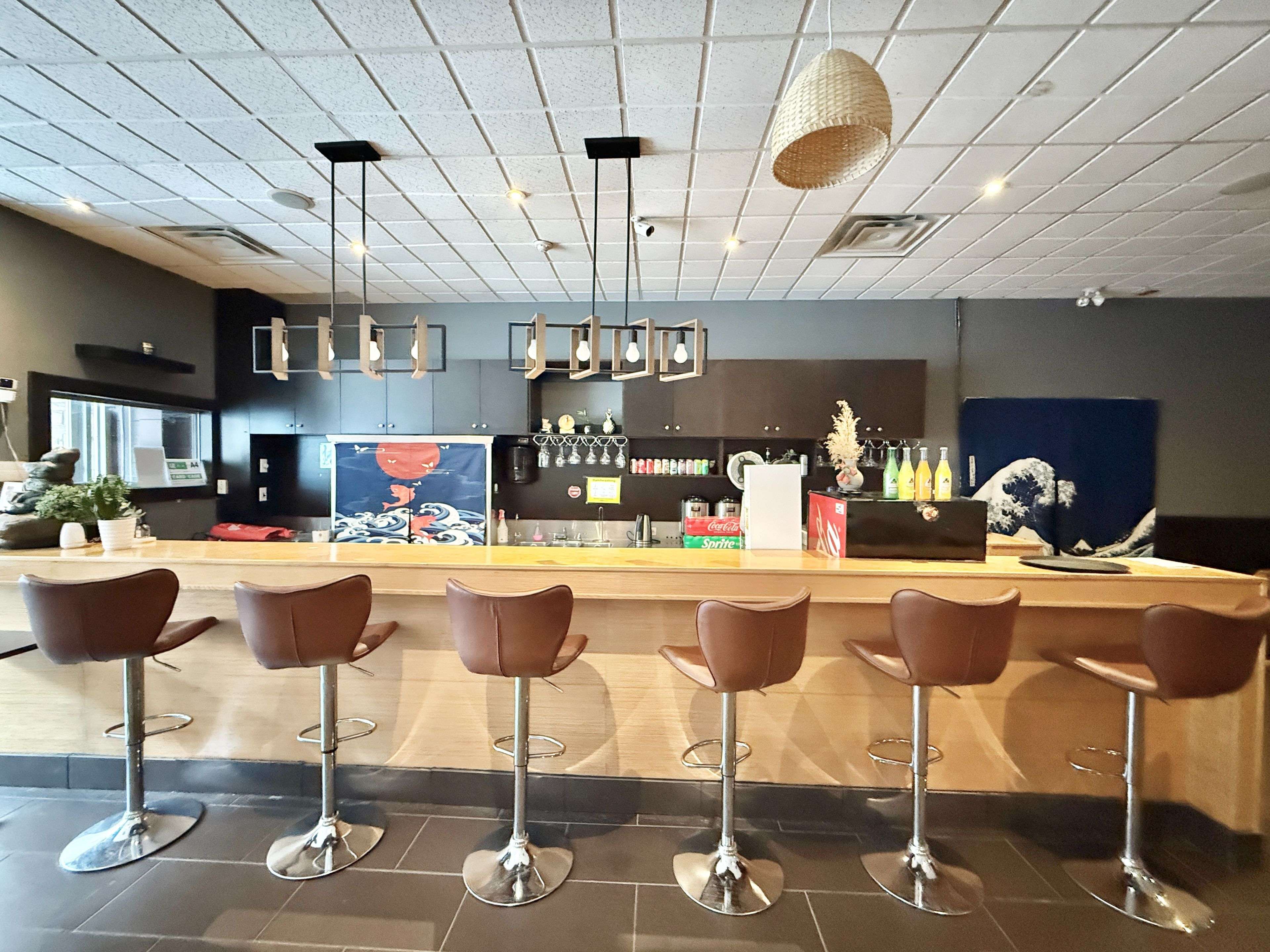 Whitby, ON L1N 4J9,107 Brock ST S