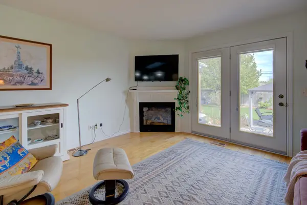 Loyalist, ON K0H 1G0,114 Britannia CRES