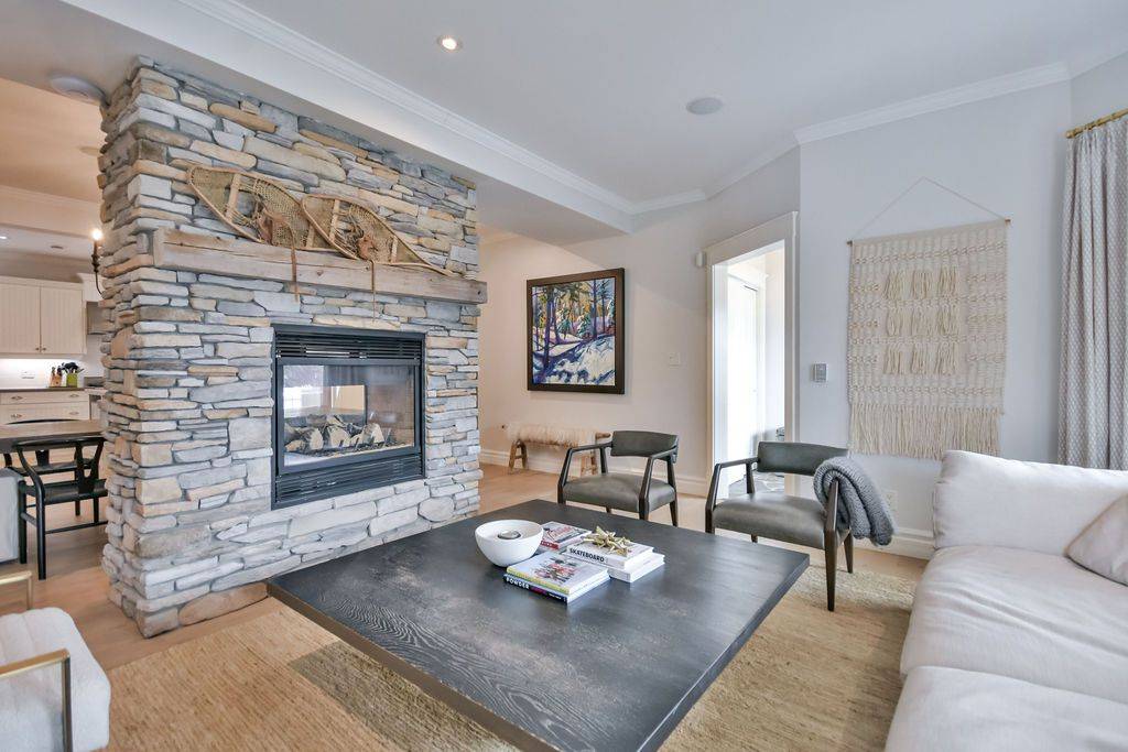 Blue Mountains, ON L9Y 0V1,205 Snowbridge WAY