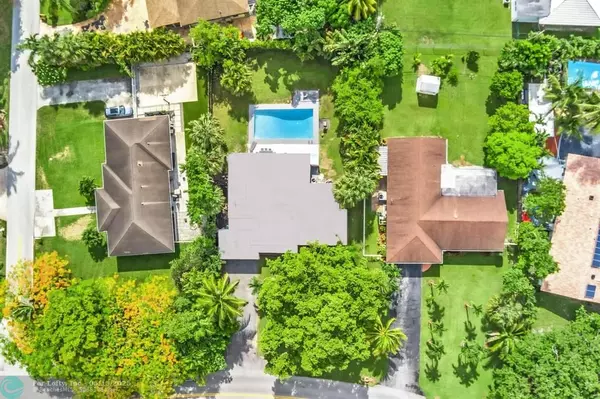 Plantation, FL 33317,410 E Country Club Cir