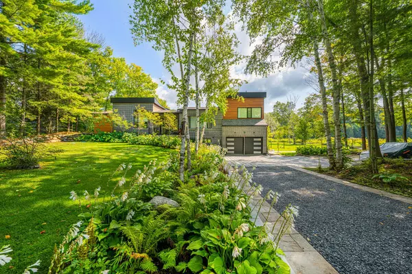 5 Birch Knoll RD, Georgina, ON L0E 1R0