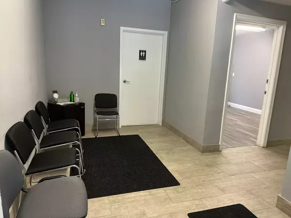 Hamilton, ON L8G 1K2,70 King ST E #M02-A