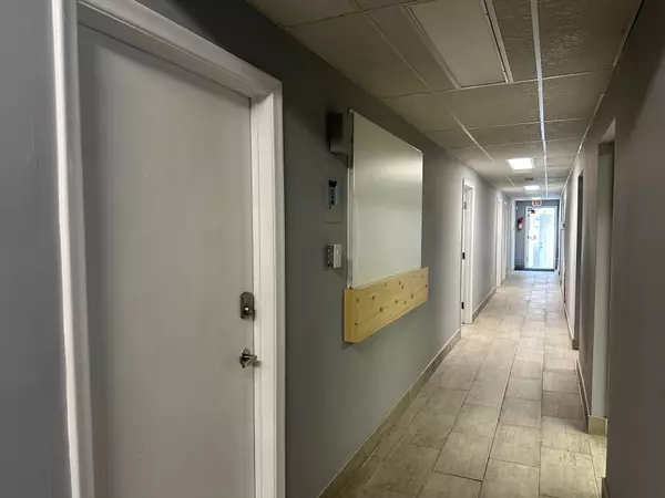 Hamilton, ON L8G 1K2,70 King ST E #M02-A