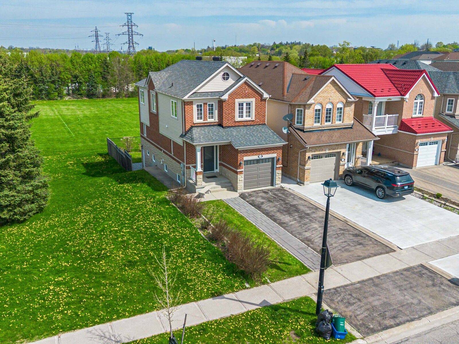 614 Mcbean AVE N, Newmarket, ON L3X 2L5