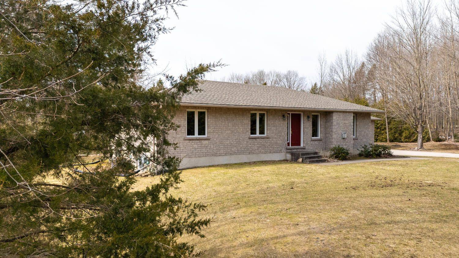 Georgian Bluffs, ON N0H 1S0,109 Alexandria St ST