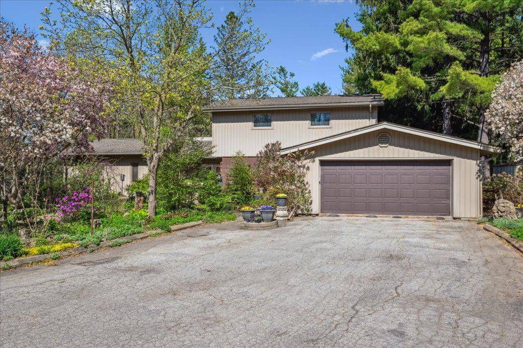 Woolwich, ON N0B 1N0,111 Grandview DR