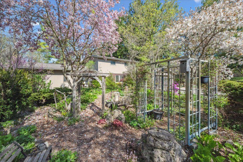 Woolwich, ON N0B 1N0,111 Grandview DR