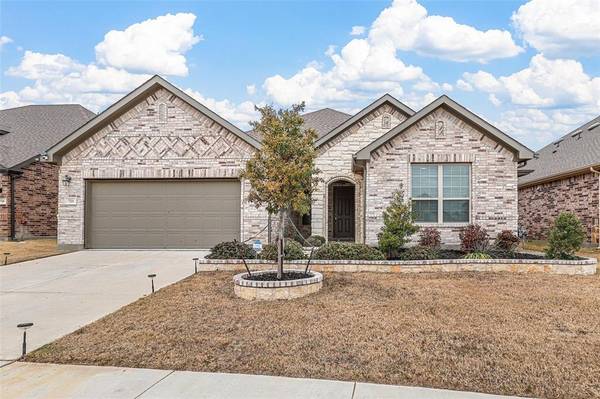 721 Mcadoo Drive,  Arlington,  TX 76002