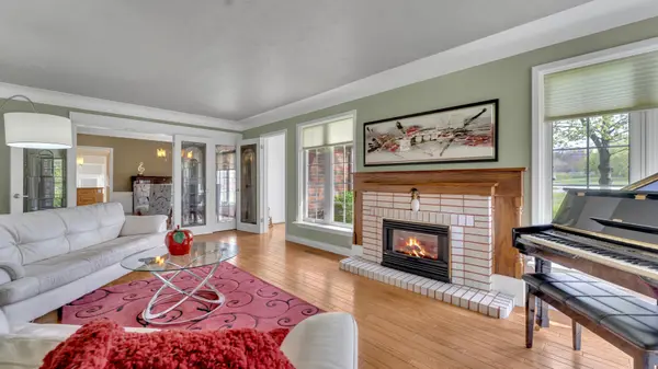 8393 Longwoods RD, London South, ON N6P 1L3