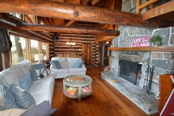 Dysart Et Al, ON K0M 1S0,11008 Hunter IS