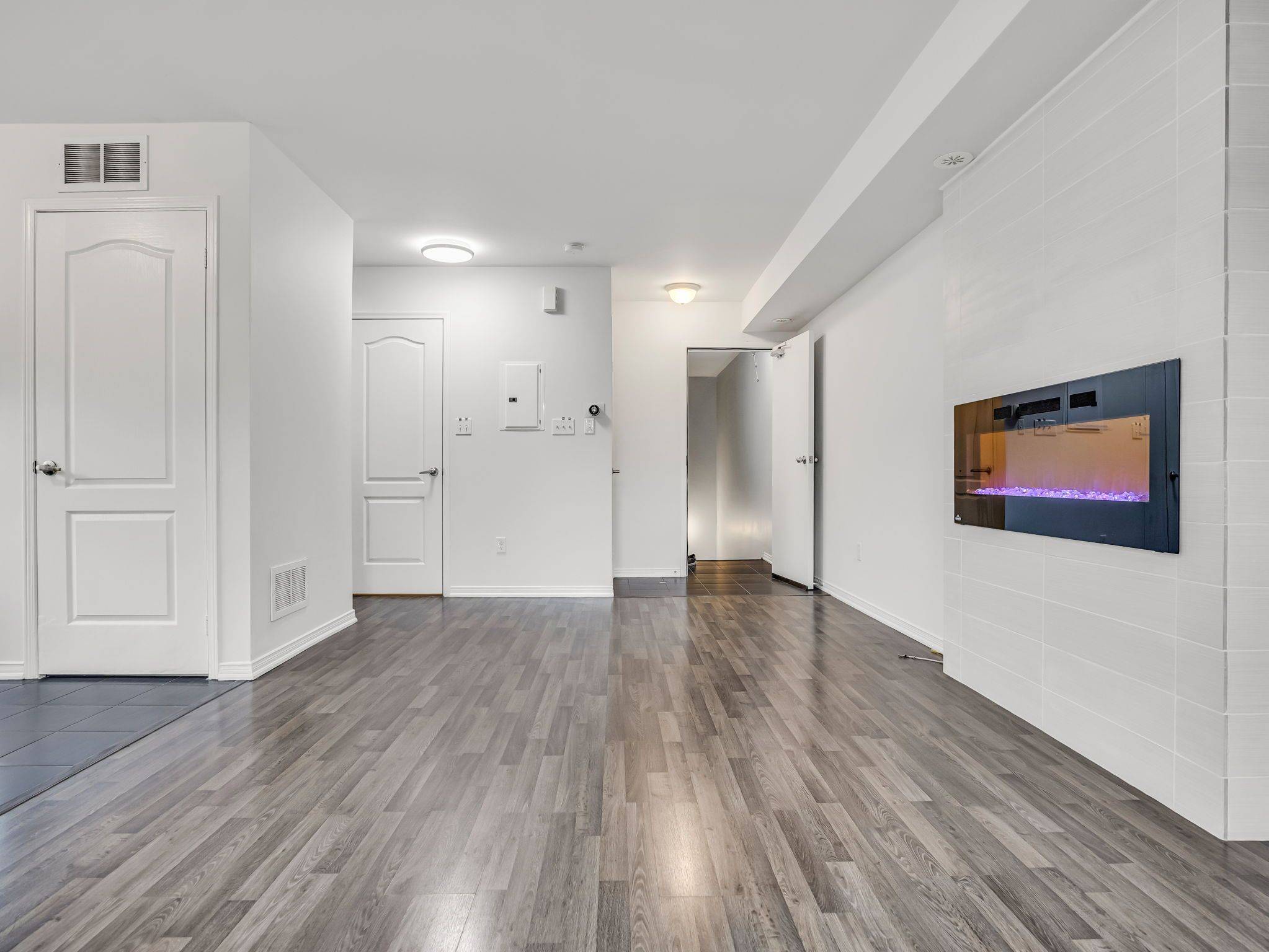 Oakville, ON L6H 0J1,43 Hays BLVD #7