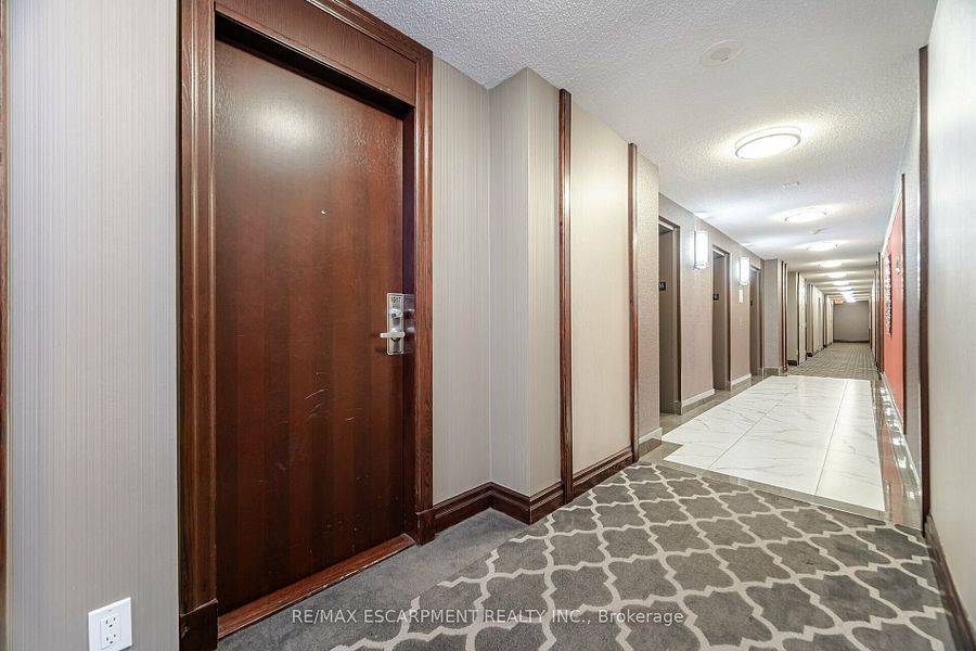Mississauga, ON L5B 0C8,335 Rathburn RD W #1617