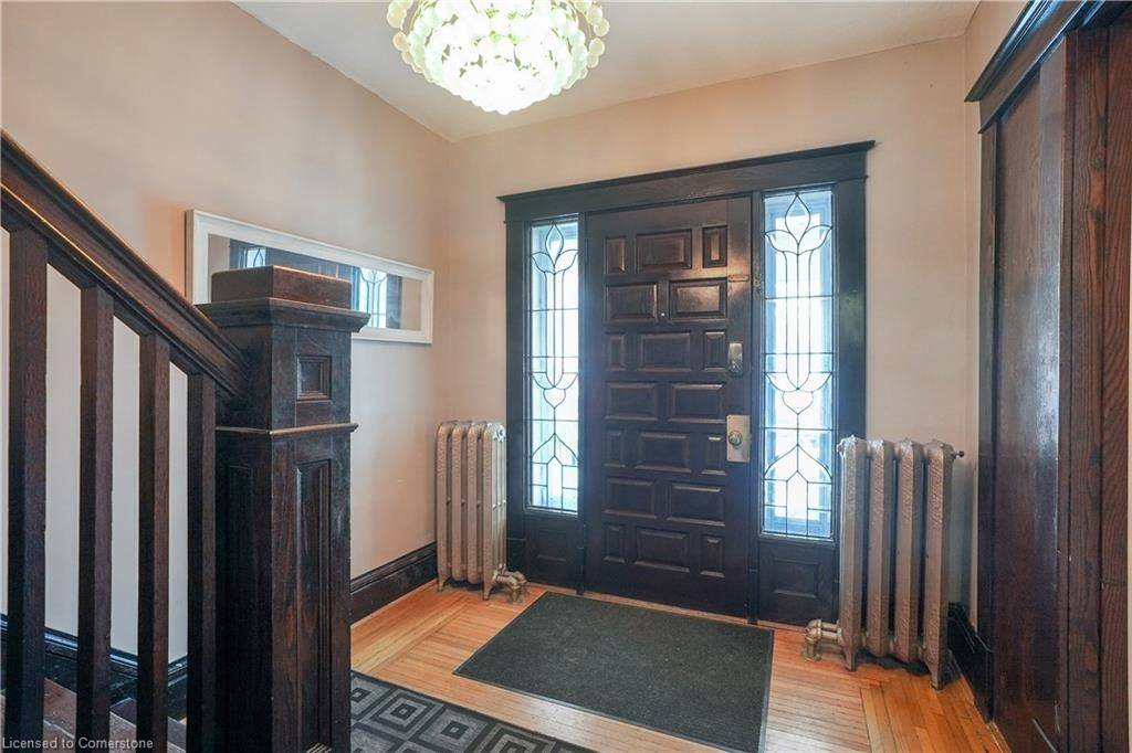 Hamilton, ON L8M 3B1,115 Balsam AVE S