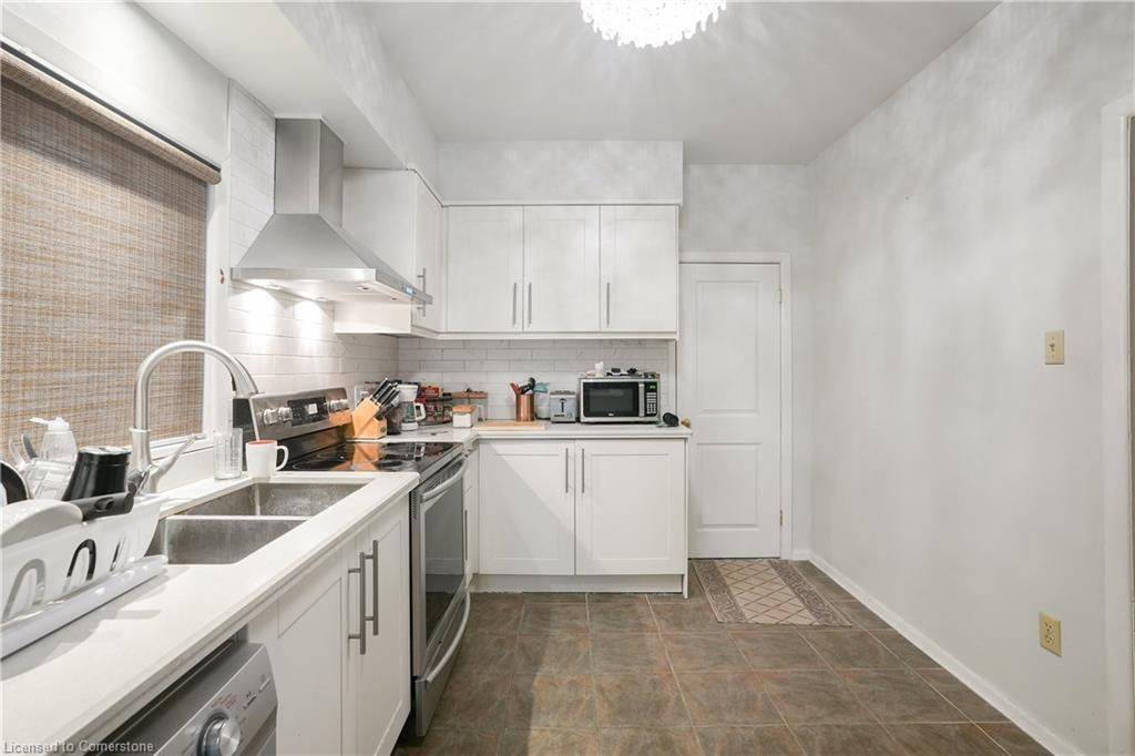 Hamilton, ON L8M 3B1,115 Balsam AVE S
