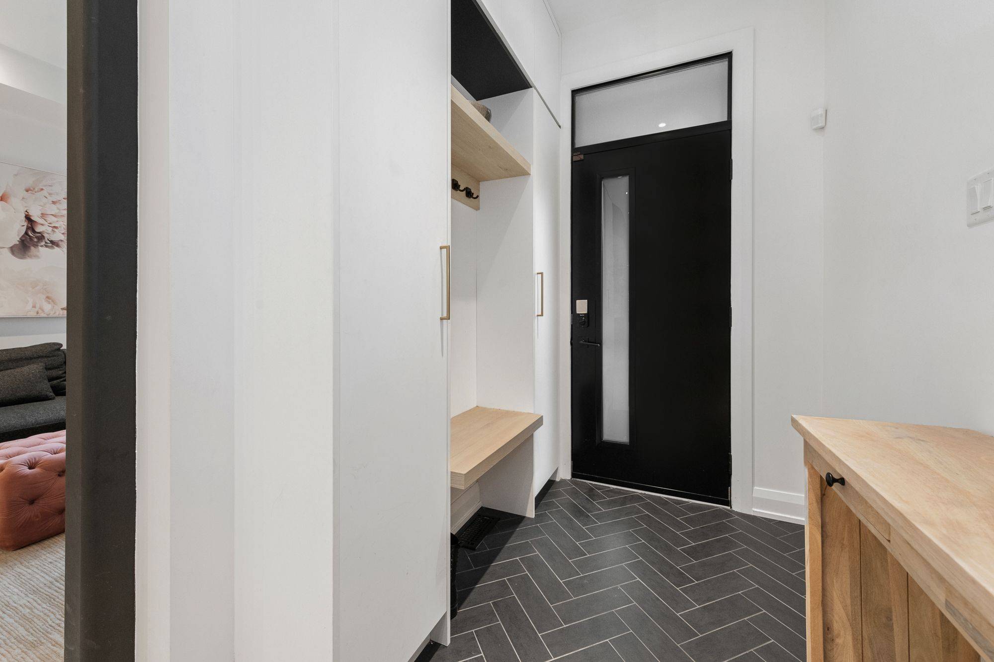 West Centre Town, ON K1R 7K1,323 Booth ST