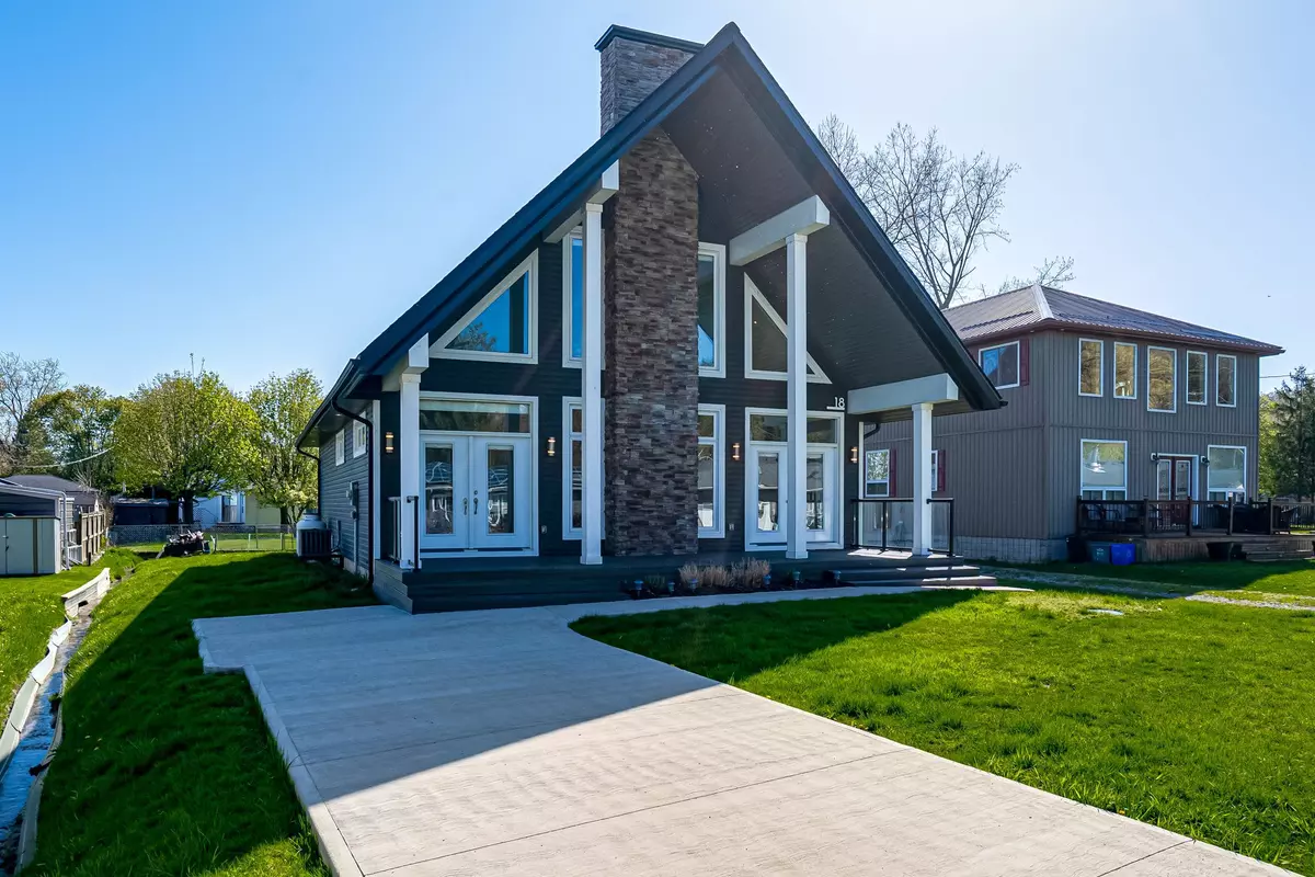 Norfolk, ON N0E 1T0,18 Walter ST