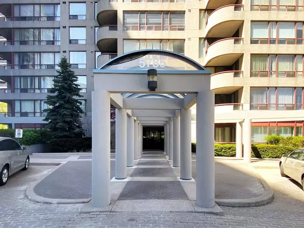 Toronto C14, ON M2M 4J2,5785 Yonge ST #PH404