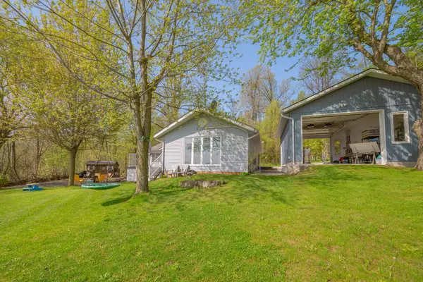 Mapleton, ON N0G 1P0,1001 Road 10 W RD W
