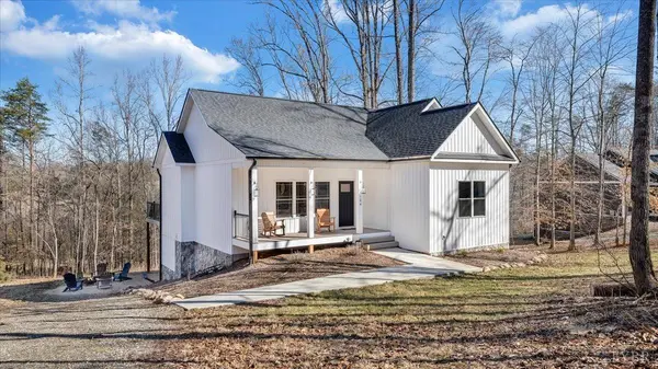 Moneta, VA 24121,104 Creeden DR