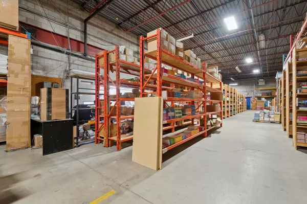 631 Rivermede RD, Vaughan, ON L4K 2G8