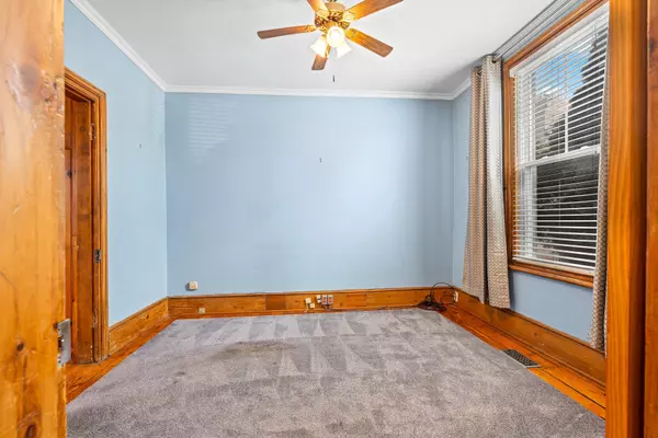 Kingston, ON K7K 2Z1,270 Wellington ST