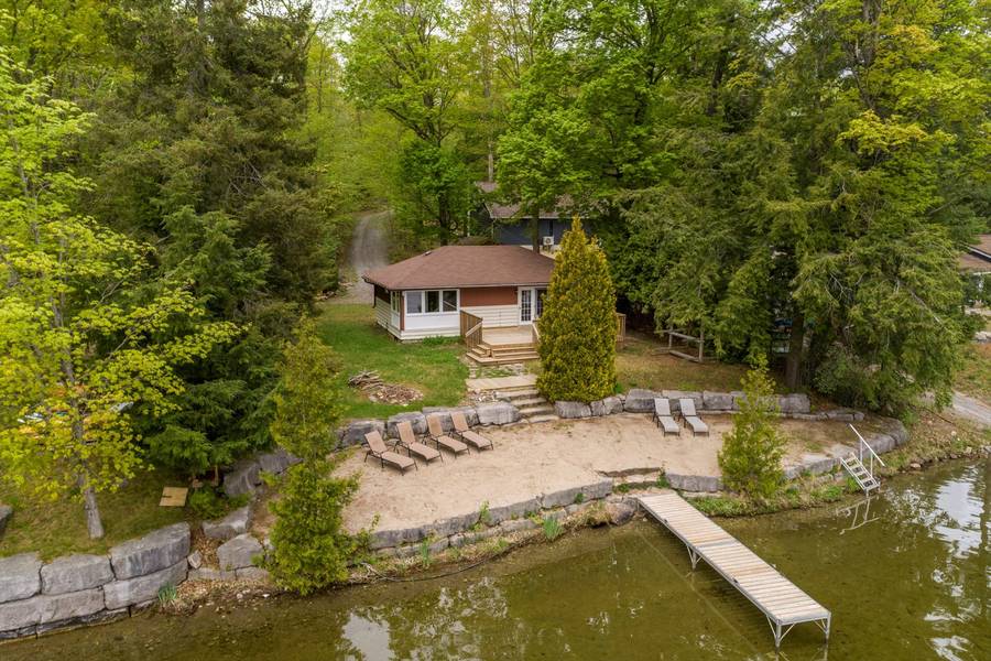 1963 WHITE LAKE RD W, Douro-dummer, ON K0L 2H0