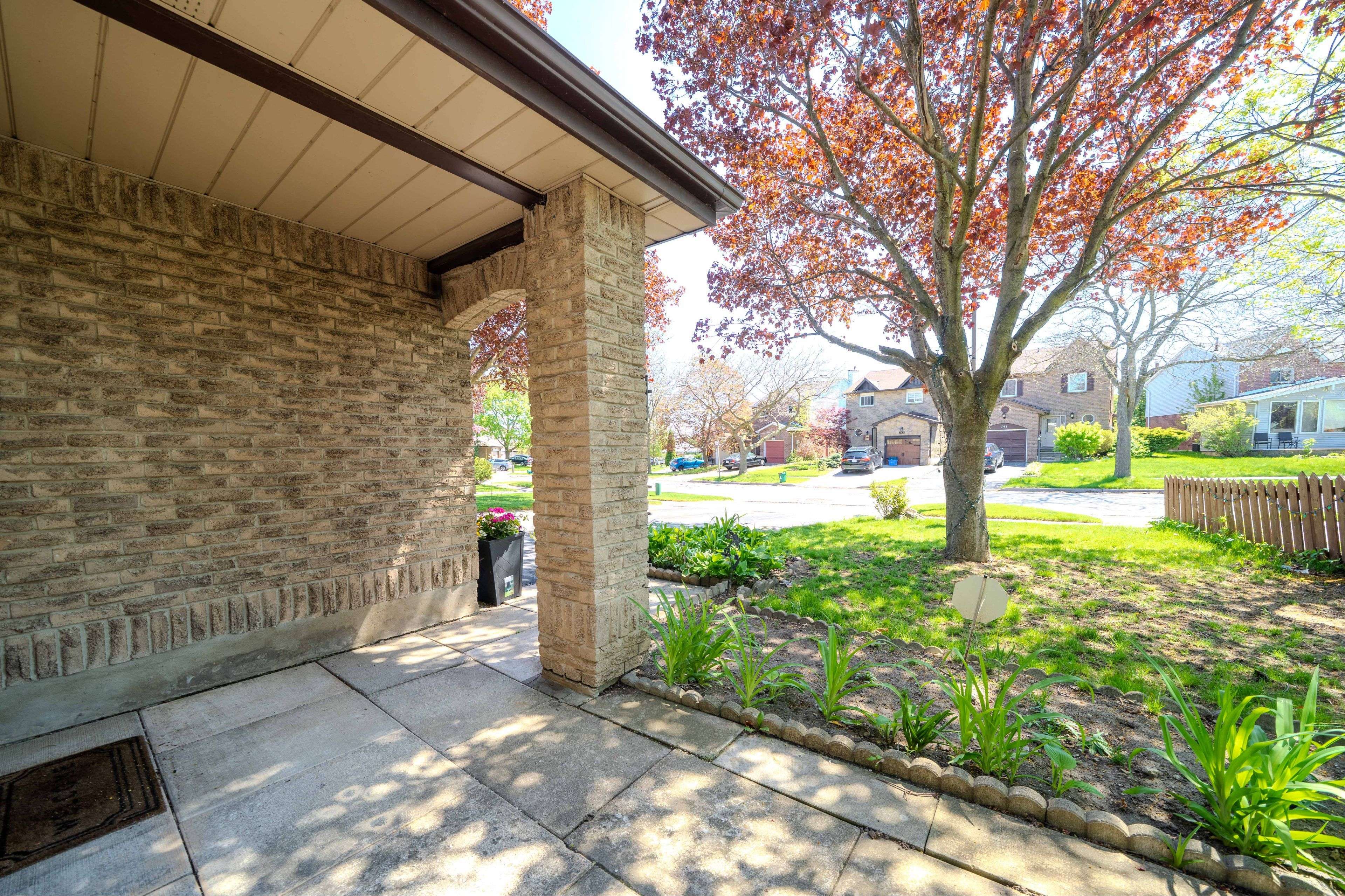 Pickering, ON L1V 2Z8,750 Edgewood RD
