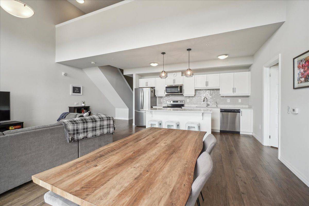 Guelph, ON N1L 0J4,35 Kingsbury SQ #413