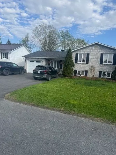 Russell, ON K0A 1W0,54 Albert ST