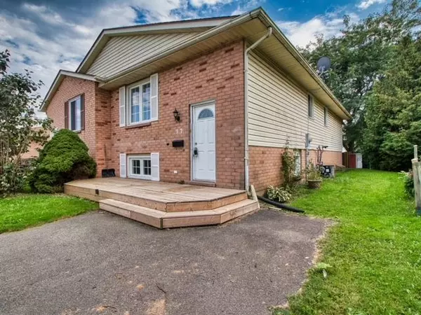 Welland, ON L3C 6S8,37 Briarsdale CRES