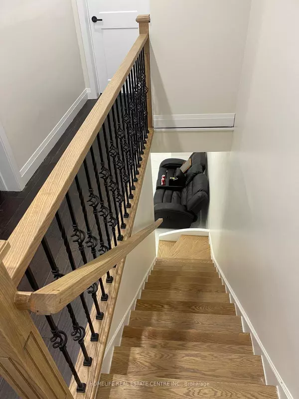 Hamilton, ON L8L 6E2,4 Minto AVE