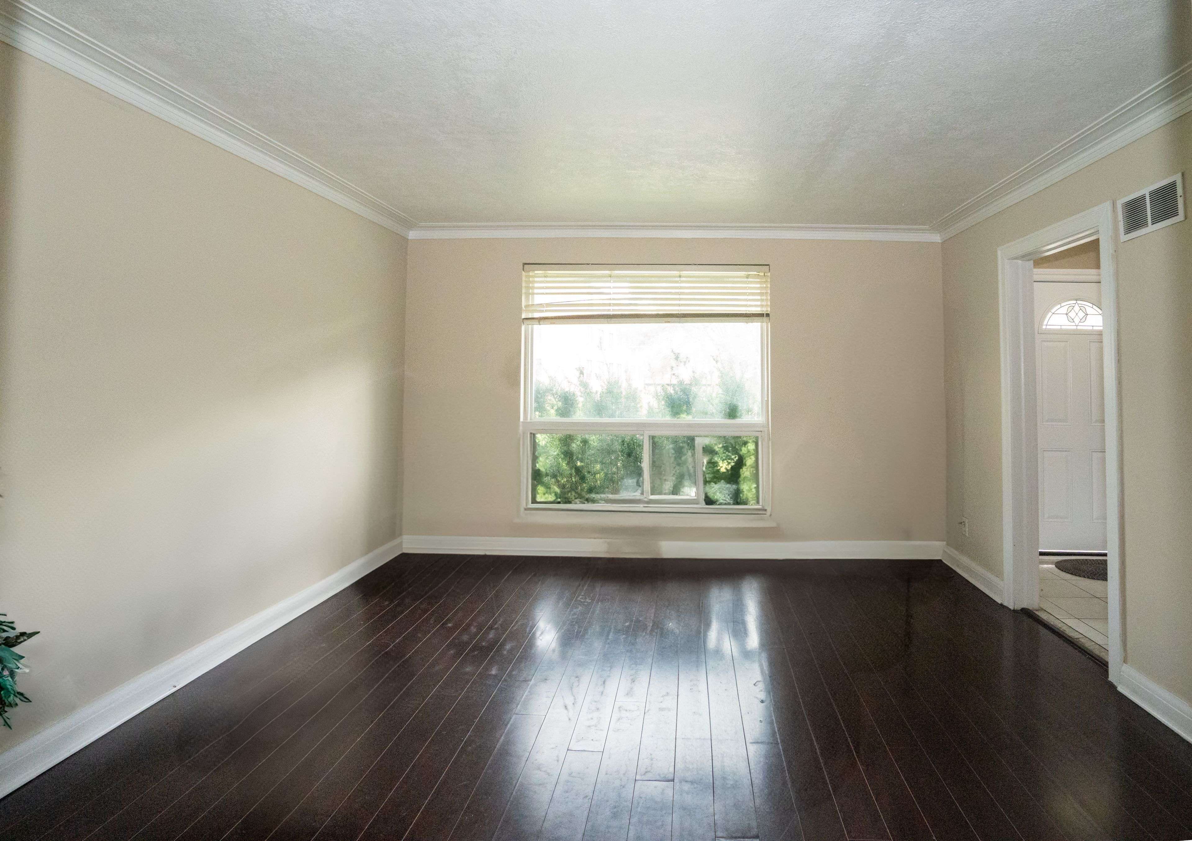 Toronto W04, ON M9N 1L7,224 King ST