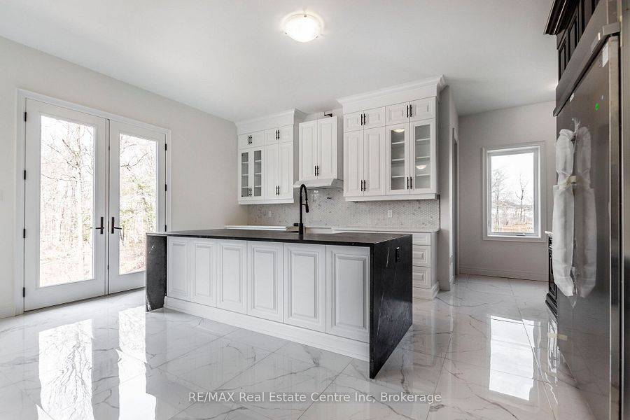 Guelph, ON N1L 1H6,143 Ambrous CRES