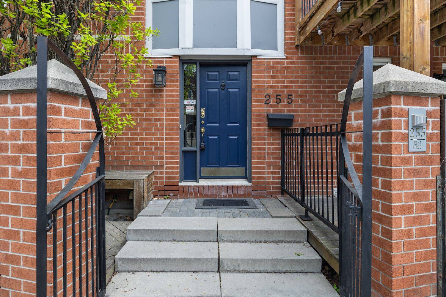Ottawa Centre, ON K2P 2N4,255 Kent ST