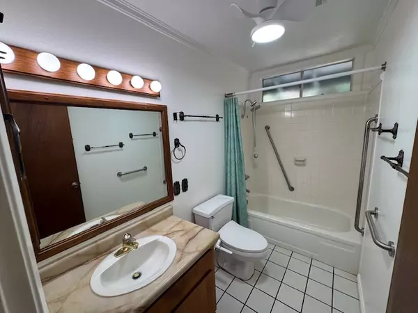 Kapaa, HI 96746,1681 PAPAU ST