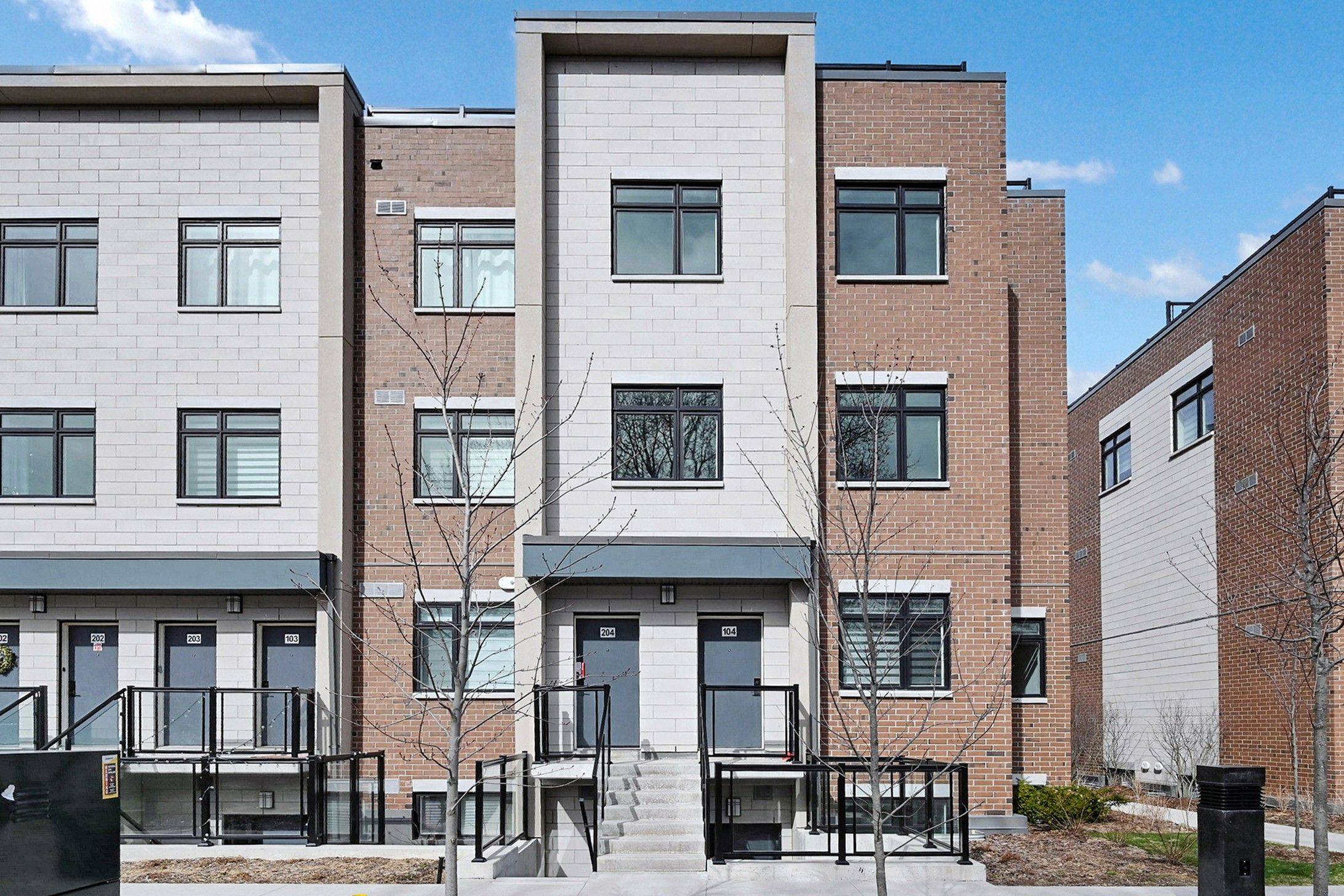 1115 Douglas McCurdy Comm ST, Mississauga, ON L5G 0C6