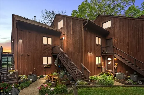 Vernon Twp., NJ 07462,3 Telemark Dr #10